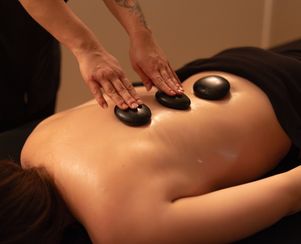 Massage aux pierres chaudes