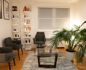 Our cozy waiting room